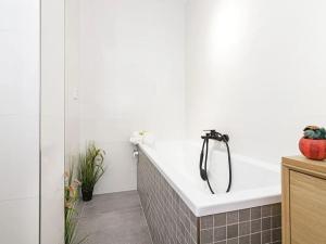 Pronájem bytu 2+kk, Ostrava, Svazácká, 53 m2