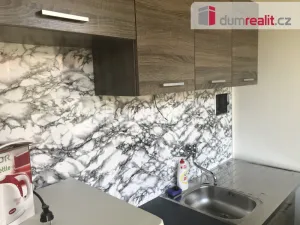 Pronájem bytu 1+1, Praha - Prosek, Veltruská, 27 m2