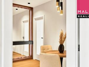 Prodej bytu 2+1, Karlovy Vary, Okružní, 50 m2