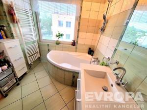Prodej bytu 3+kk, Pardubice, Bacháčkova, 72 m2