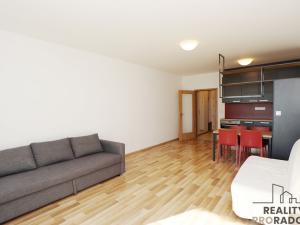 Pronájem bytu 1+kk, Praha - Strašnice, Zvěřinova, 38 m2