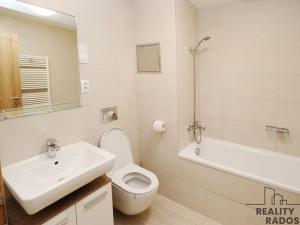 Pronájem bytu 1+kk, Praha - Strašnice, Zvěřinova, 38 m2