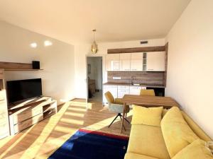 Pronájem bytu 1+kk, Praha - Modřany, Mezi vodami, 31 m2