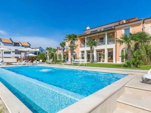 Prodej vily, Pula, Chorvatsko, 550 m2
