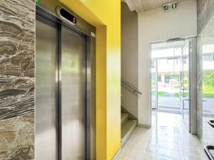Pronájem bytu 2+kk, Praha - Střížkov, Makedonská, 56 m2