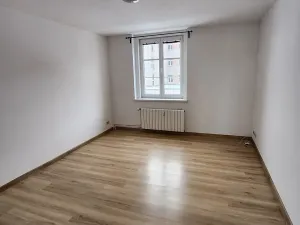 Prodej bytu 1+1, Ostrov, Hroznětínská, 37 m2