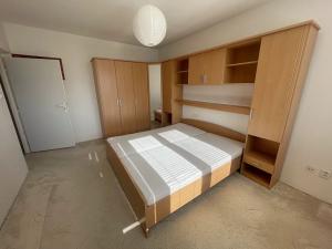 Pronájem bytu 2+1, Praha - Malešice, Tuchorazská, 54 m2