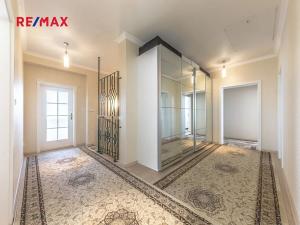 Prodej rodinného domu, Svárov, Ptická, 271 m2