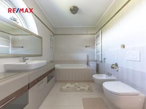 Prodej rodinného domu, Svárov, Ptická, 271 m2