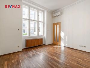Pronájem bytu 2+1, Praha - Josefov, U starého hřbitova, 97 m2