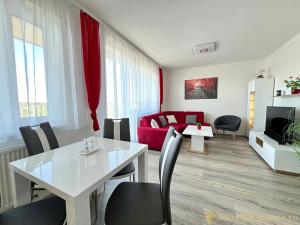 Prodej bytu 2+kk, Praha - Sobín, Želetická, 58 m2