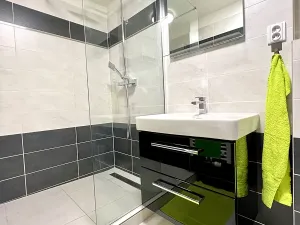 Prodej bytu 2+kk, Praha - Sobín, Želetická, 58 m2