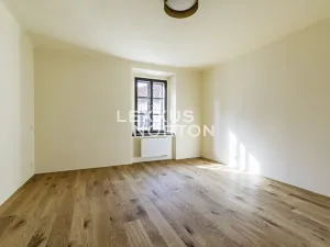 Pronájem kanceláře, Praha - Hradčany, Kanovnická, 812 m2