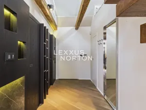 Prodej bytu 2+kk, Praha - Staré Město, U obecního dvora, 125 m2