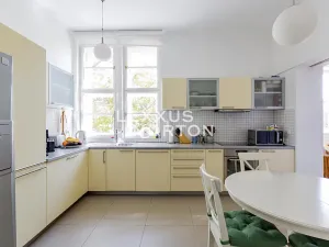 Pronájem vily, Praha - Střešovice, Malá, 386 m2