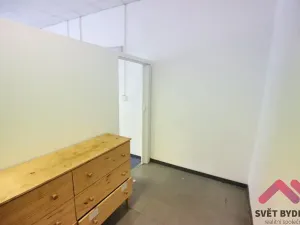 Pronájem obchodního prostoru, Praha - Libeň, Voctářova, 103 m2