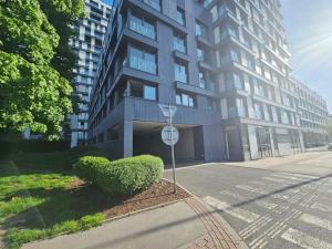 Pronájem garážového stání, Praha - Žižkov, Olšanská, 20 m2