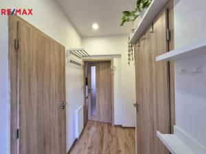 Prodej bytu 2+kk, Praha - Lochkov, Cementářská, 46 m2