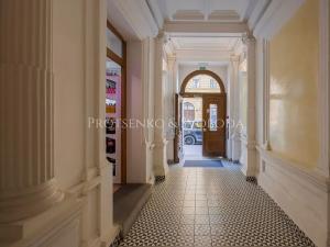 Pronájem obchodního prostoru, Praha - Nové Město, Tyršova, 32 m2