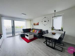 Pronájem bytu 2+kk, Olomouc, Železniční, 67 m2