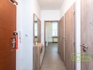 Pronájem bytu 1+1, Praha - Strašnice, Průběžná, 35 m2