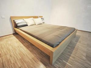 Pronájem bytu 2+kk, Praha - Karlín, Šaldova, 73 m2