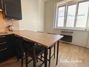 Pronájem bytu 1+1, Praha - Nusle, V Horkách, 52 m2