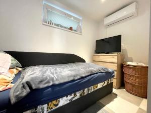 Pronájem bytu 1+kk, Zlín, Klabalská I, 16 m2