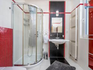 Prodej rodinného domu, Praha - Pitkovice, Kozáková, 326 m2