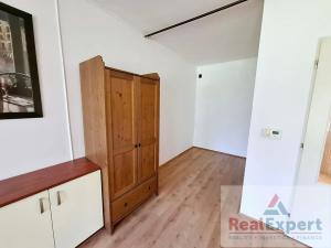 Pronájem bytu 1+kk, Jesenice, Za Rybníkem, 37 m2