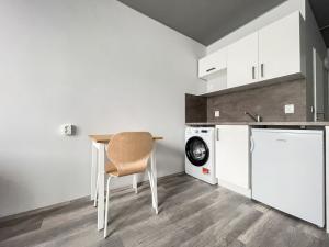 Pronájem bytu 1+kk, Praha - Střížkov, Děčínská, 26 m2