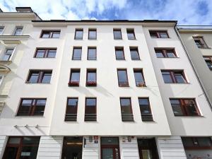 Pronájem garážového stání, Praha - Vinohrady, Voroněžská, 10 m2