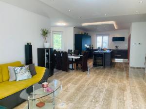 Prodej rodinného domu, Radějovice, 218 m2