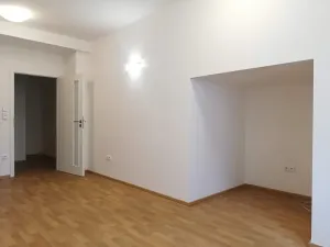 Pronájem bytu 1+kk, Praha - Vršovice, Karpatská, 23 m2
