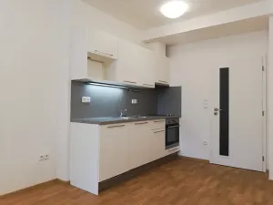 Pronájem bytu 1+kk, Praha - Vršovice, Karpatská, 23 m2