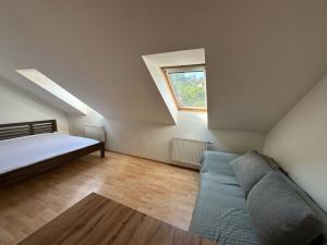 Pronájem bytu 2+kk, Praha - Smíchov, Grafická, 73 m2
