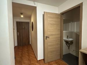 Pronájem bytu 2+kk, Praha - Smíchov, Grafická, 73 m2