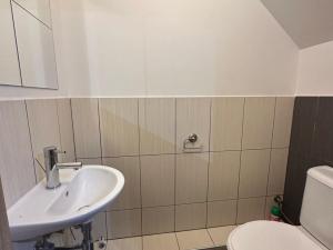 Pronájem bytu 2+kk, Praha - Smíchov, Grafická, 73 m2