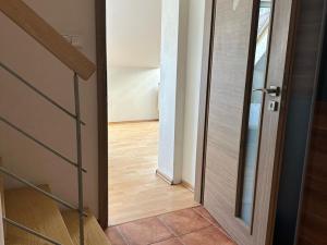 Pronájem bytu 2+kk, Praha - Smíchov, Grafická, 73 m2