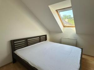 Pronájem bytu 2+kk, Praha - Smíchov, Grafická, 73 m2