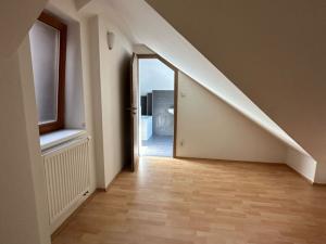 Pronájem bytu 2+kk, Praha - Smíchov, Grafická, 73 m2