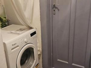 Pronájem bytu 1+1, Karlovy Vary, Kollárova, 35 m2