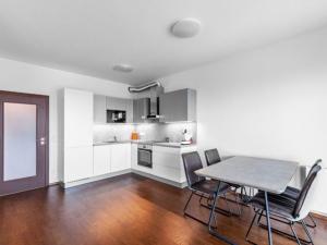 Pronájem bytu 2+kk, Praha - Karlín, Za Karlínským přístavem, 60 m2