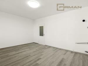 Prodej bytu 1+1, Praha - Kamýk, Dobevská, 25 m2