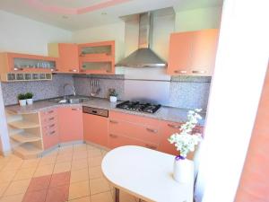 Prodej vícegeneračního domu, Králův Dvůr, 276 m2