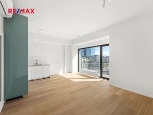Pronájem bytu 1+kk, Praha - Holešovice, V háji, 36 m2