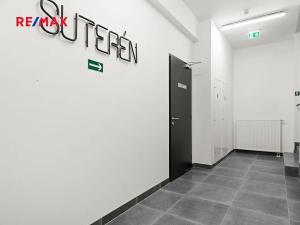 Pronájem bytu 1+kk, Praha - Holešovice, V háji, 36 m2