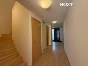 Pronájem bytu 3+kk, Praha - Vysočany, Podnádražní, 102 m2