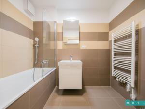 Pronájem bytu 2+kk, Olomouc, 17. listopadu, 61 m2