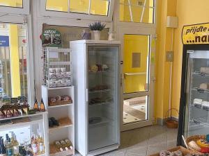 Pronájem obchodního prostoru, Karlovy Vary, Moskevská, 24 m2